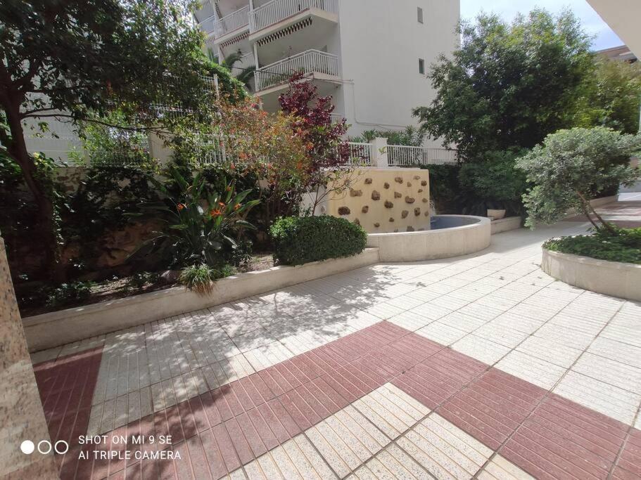 Comfy Apartment In サロウ エクステリア 写真