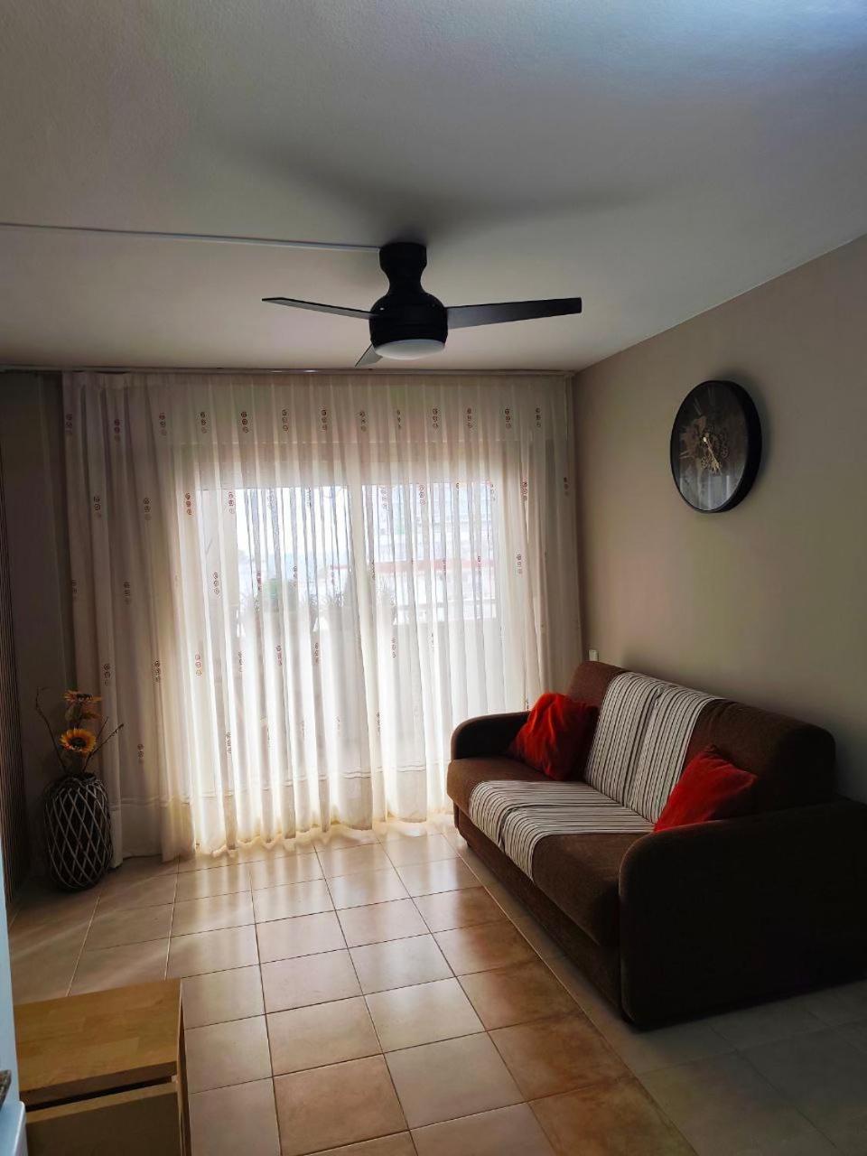 Comfy Apartment In サロウ エクステリア 写真