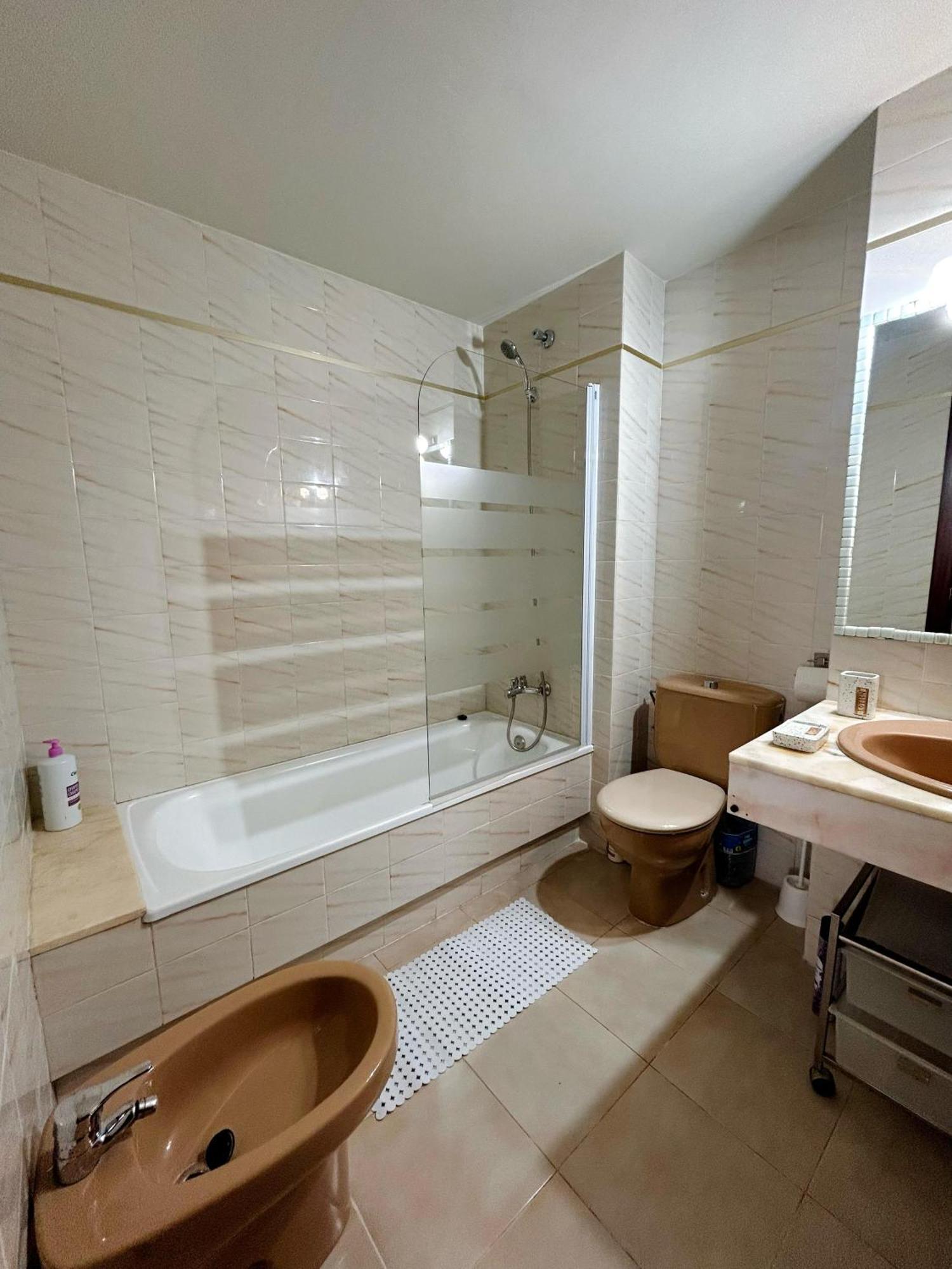 Comfy Apartment In サロウ エクステリア 写真
