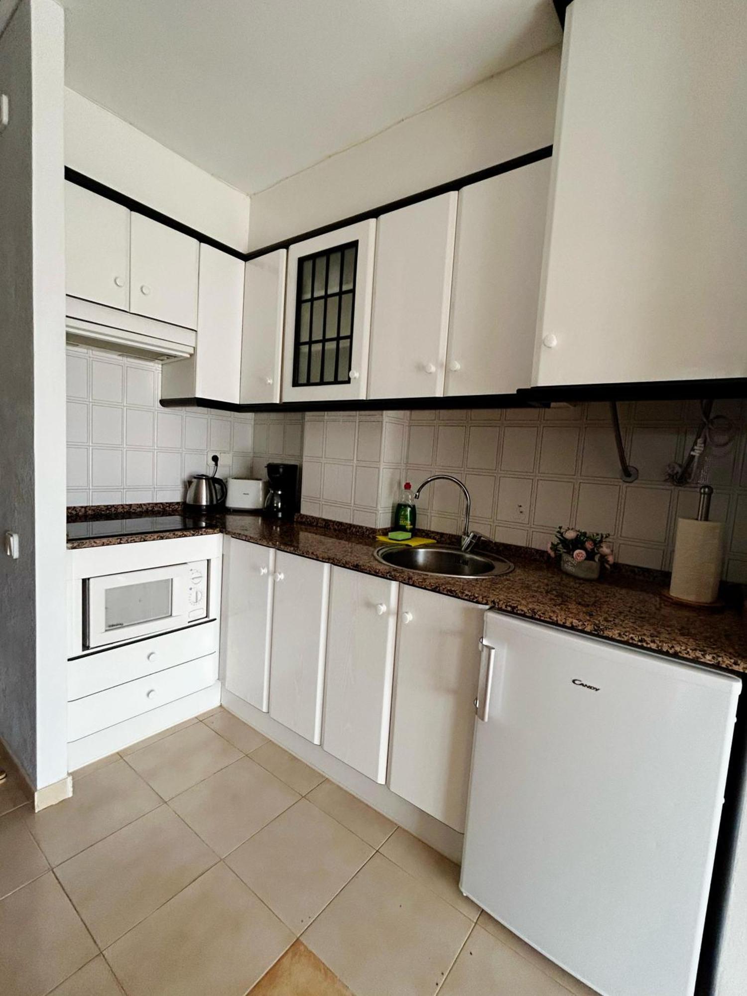 Comfy Apartment In サロウ エクステリア 写真